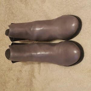 Clarks Leather Chelsea Boots  size 10